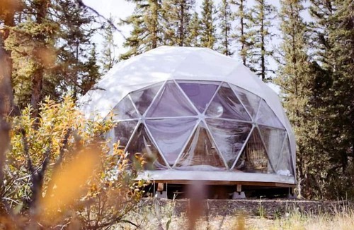 Calgary RV Rental | Cozy Riverside Retreat: Experience Comfort in Nature's Embrace in Alberta Dome