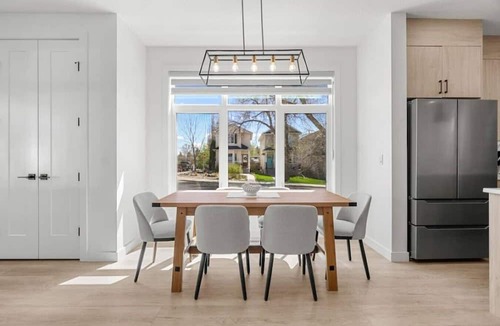 Southwest Calgary House | 2 King Beds | 3BR | Game Room | Garage |Mins to DT