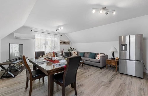North End House | KnoxPeace BnB - Room 1
