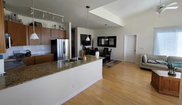 Peaceful Centralized TopFloor Condo in Surrey Guilford