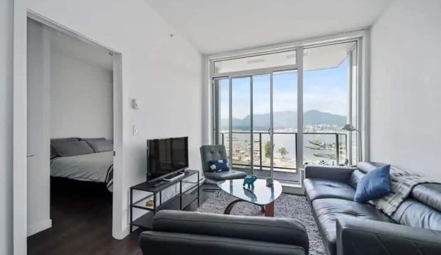 Bright and Modern One Bed Penthouse