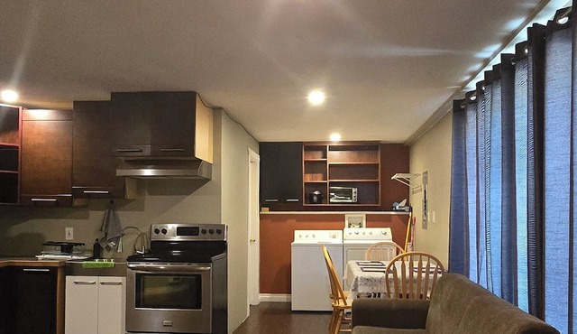 Charming 3-bedroom house in enchanting Vernon with AC, WiFi