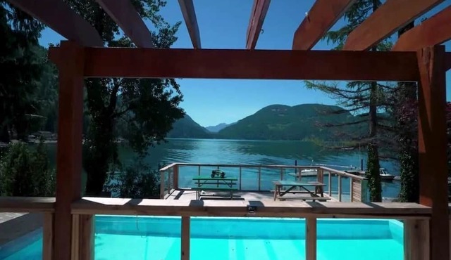 Ozarks Lakeside Retreat