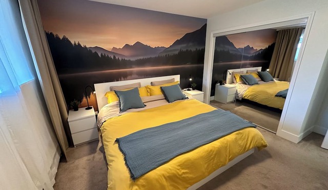 Cozy 2BR Apt with WiFi, sleeps 6; Walk to Trails & Beach in Charming Ladysmith