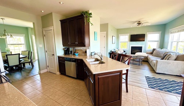 Rising Tides oceanfront home with hot tub/sauna/kayaks