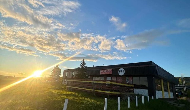 641 Grill & Motel