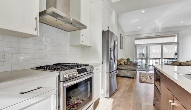 Minutes away from Vedder river, trails & parks, this 3 bed + den home is purfect