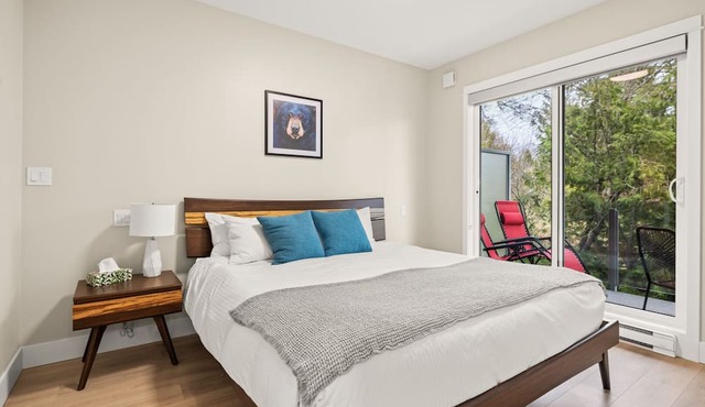 Serene & Modern West Coast Condo, Close to Sooke Core!