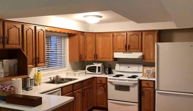 Center Erin Mills Apartment
