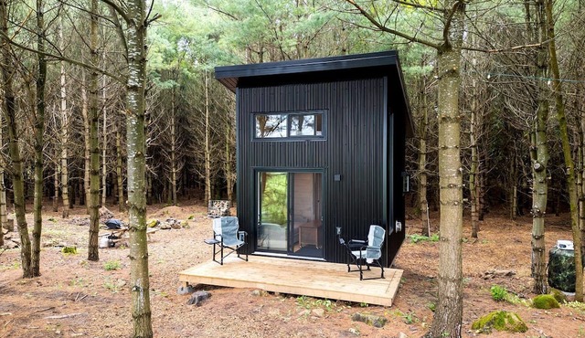 Cozy Getaways in Canada, in this Charming Tiny House with Fire Pit in Ontario