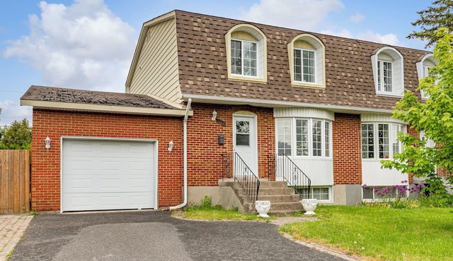 Pet-Friendly Brossard Home w/BBQ Terrace & Garage