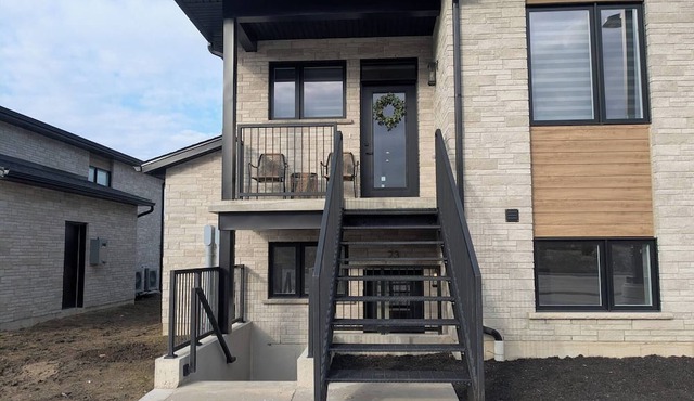 Quiet 2BR Condo Near Hospital and Wi-Fi