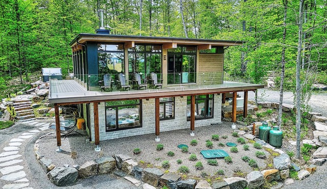 BERG-HAUS | Luxury Panoramic Glass Chalet & Spa