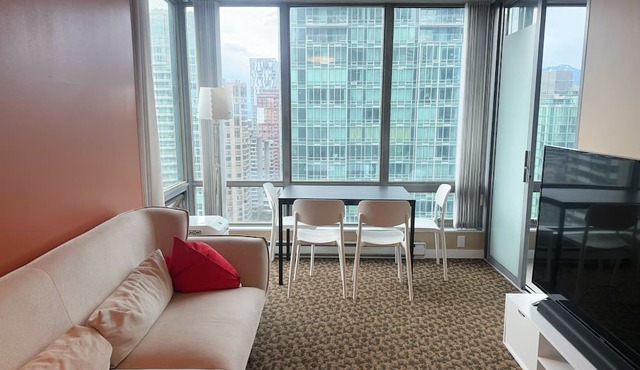 2 Bedroom 2 Bath In Downtown Vancouver