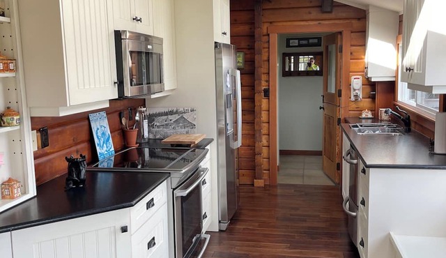 Cottage rural Saanichton.stunning views